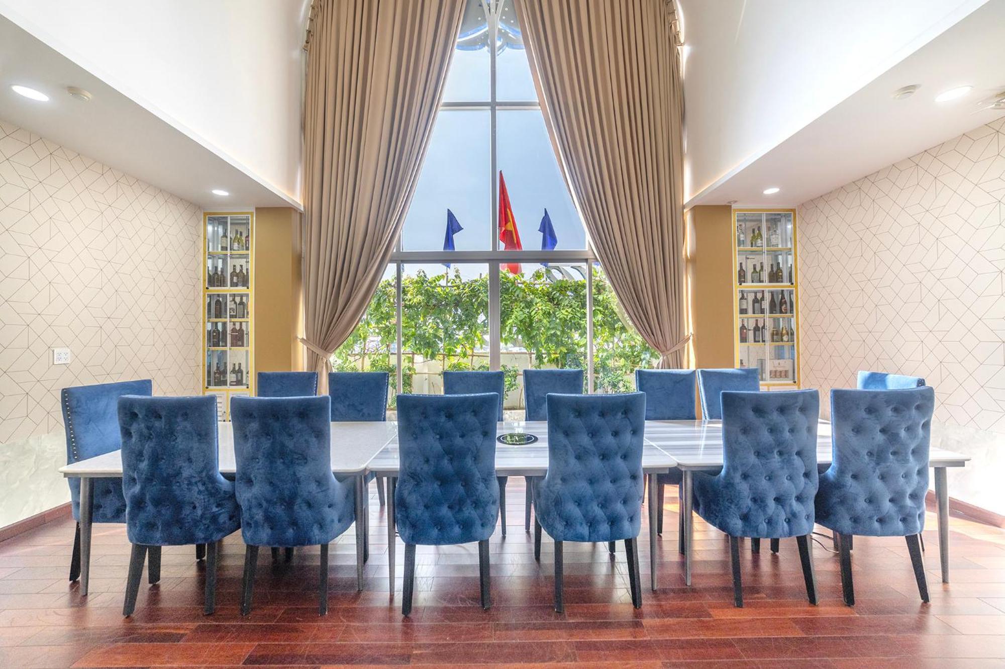 Tiffany Hotel & Restaurant Фантхьет Экстерьер фото