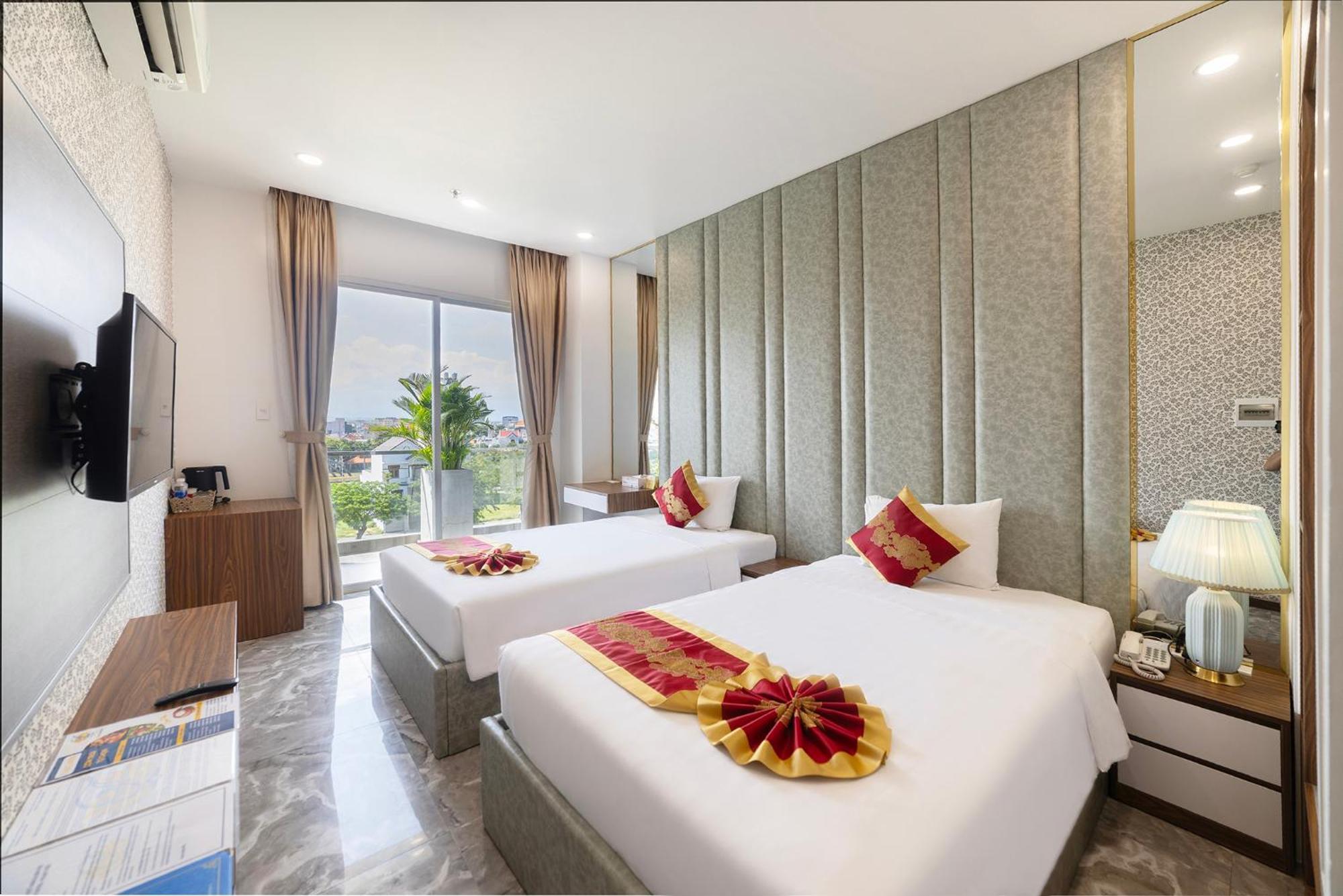 Tiffany Hotel & Restaurant Фантхьет Экстерьер фото