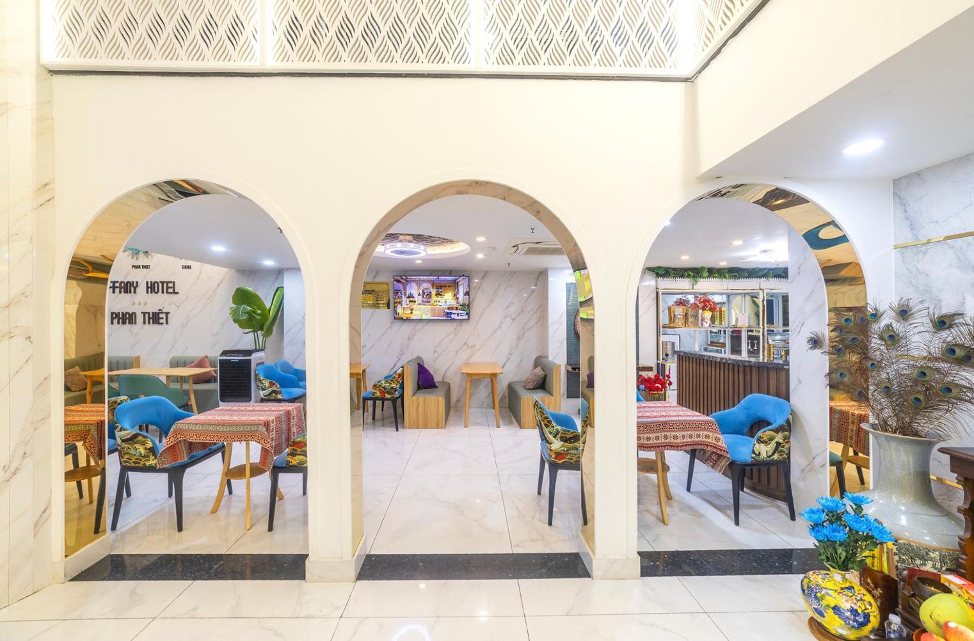 Tiffany Hotel & Restaurant Фантхьет Экстерьер фото